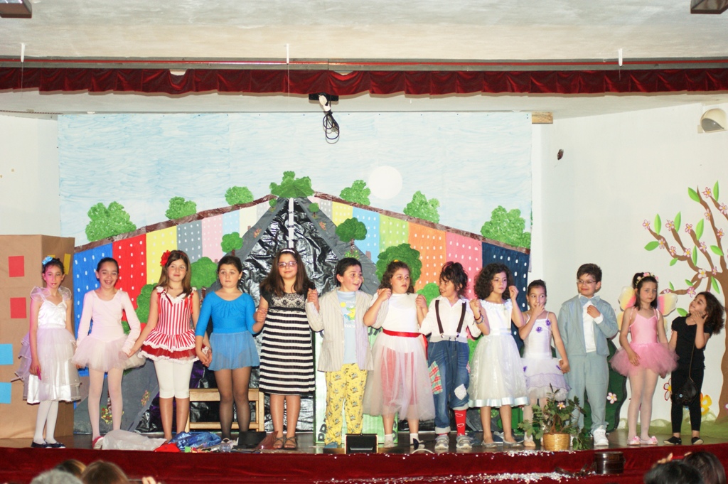 Le avventure nel Paese di Pressappoco - Lo spettacolo